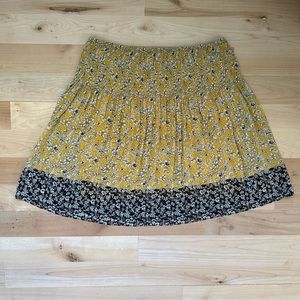 New Max Studio Skirt. Yellow, black and white. Size L